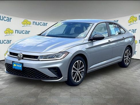 Used 2025 Volkswagen Jetta Sport FWD image 3