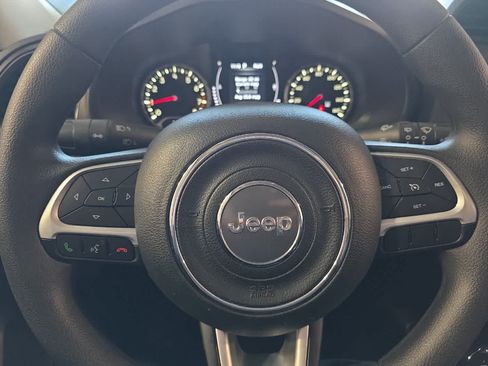 Used 2023 Jeep Renegade Latitude AWD/4WD image 23
