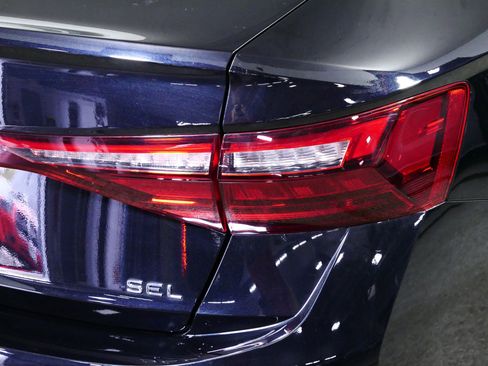 Certified 2025 Volkswagen Jetta SEL image 17