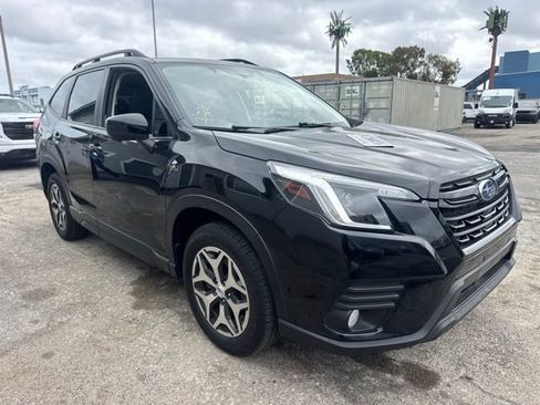 Used 2023 Subaru Forester Premium AWD/4WD image 3