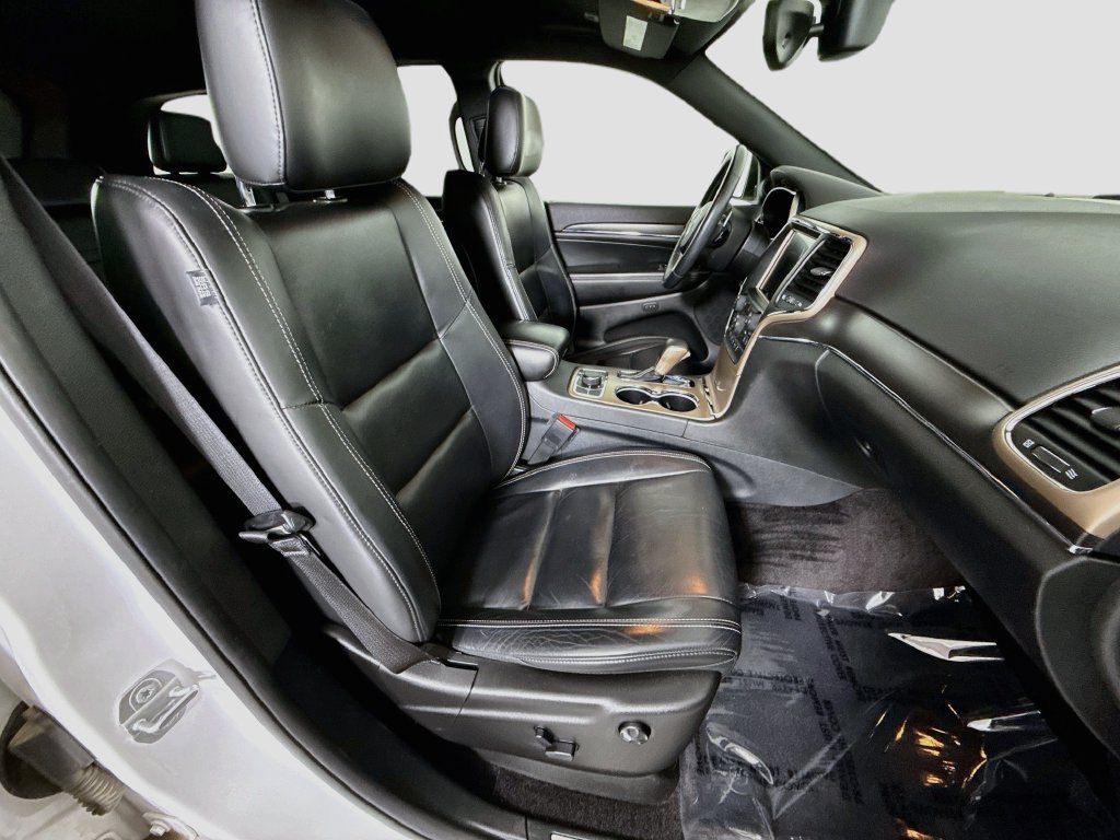 Used 2017 Jeep Grand Cherokee Limited AWD/4WD image 27