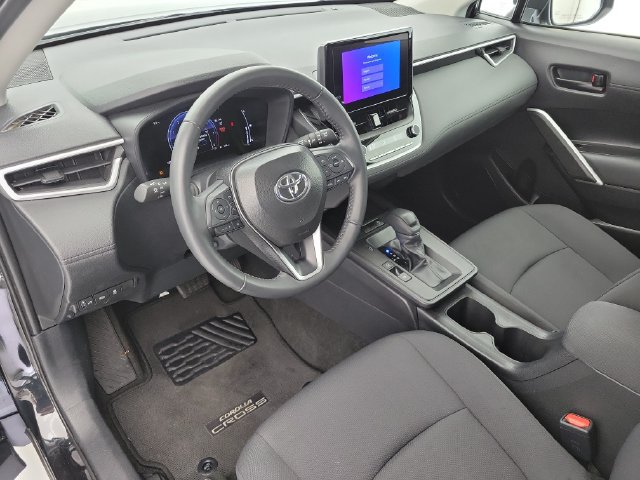 Used 2026 Toyota Corolla Cross LE FWD image 18