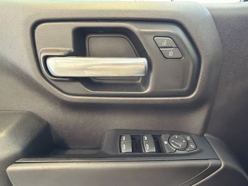 Used 2020 Chevrolet Silverado 1500 Custom w/ Custom Value Package RWD image 18