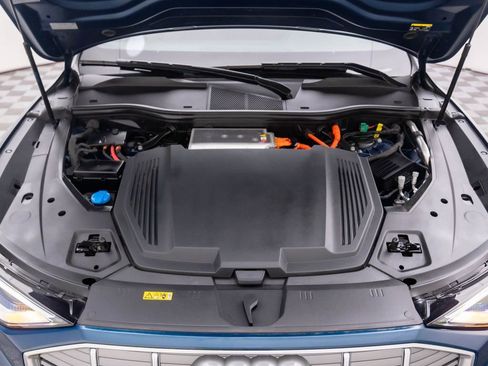 Used 2019 Audi e-tron Premium Plus image 34