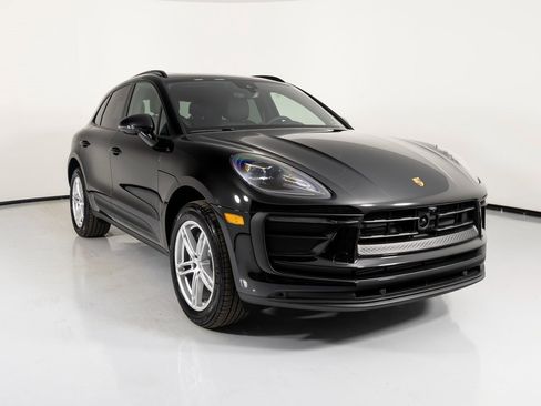 New 2026 Porsche Macan image 9
