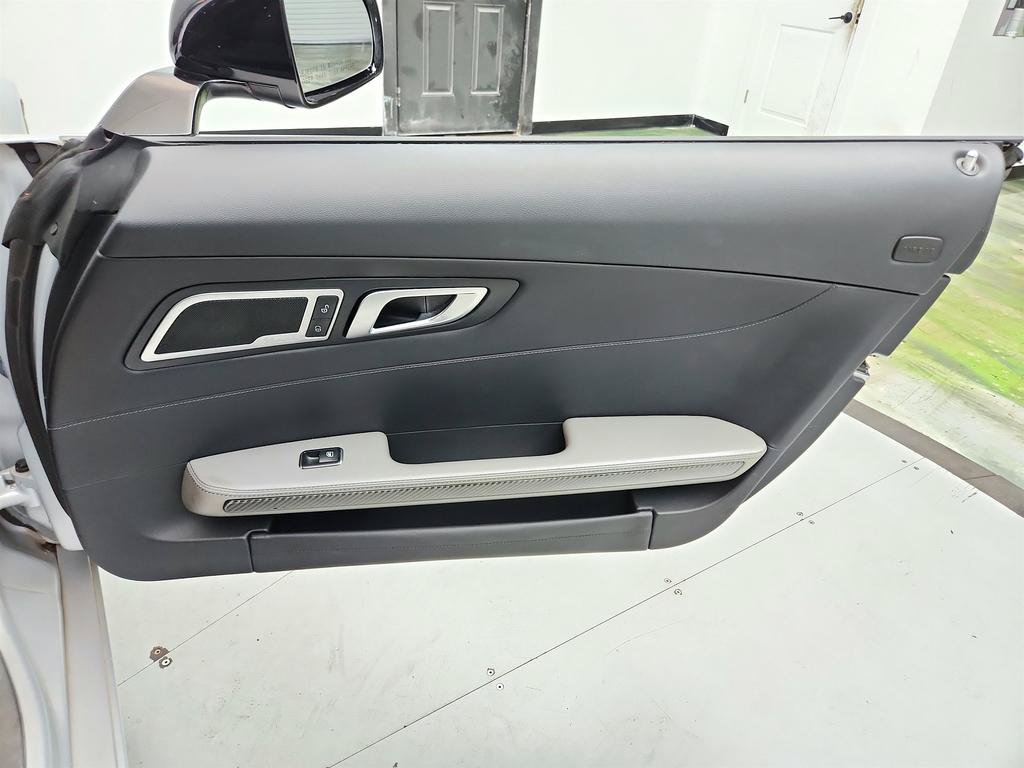 Used 2018 Mercedes-Benz AMG GT Roadster image 24