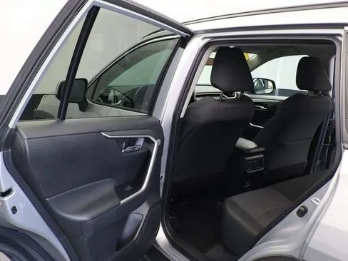 Used 2024 Toyota RAV4 XLE FWD image 17