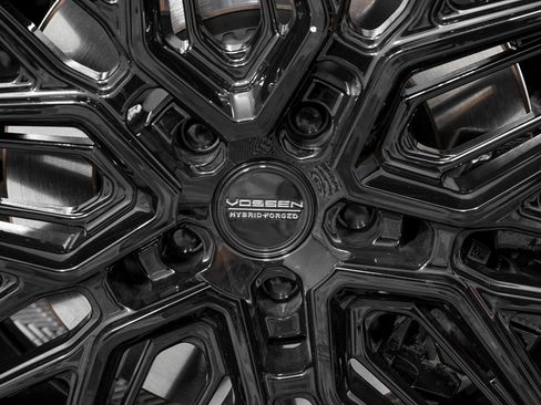 Used 2025 Land Rover Range Rover SE image 34