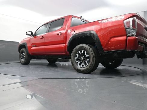 Used 2022 Toyota Tacoma TRD Off-Road w/ Technology Package AWD/4WD image 34