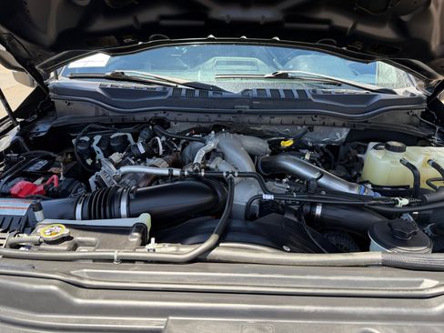 Certified 2022 Ford F450 Platinum AWD/4WD image 32