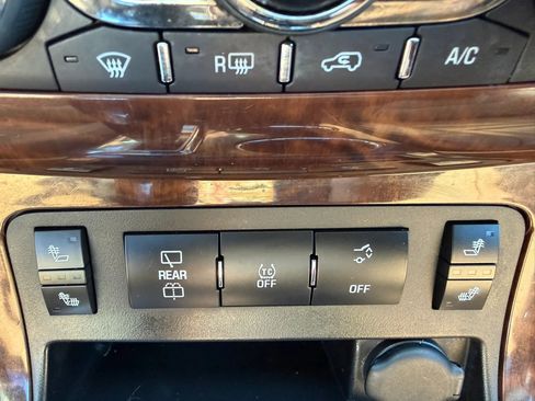 Used 2013 Buick Enclave Leather AWD/4WD image 21