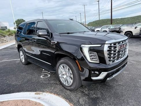 Used 2025 GMC Yukon Denali RWD image 4