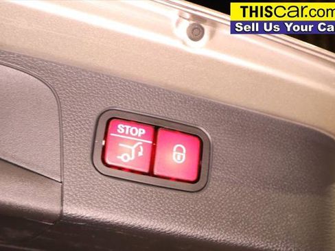 Used 2020 Mercedes-Benz GLC 300 image 32