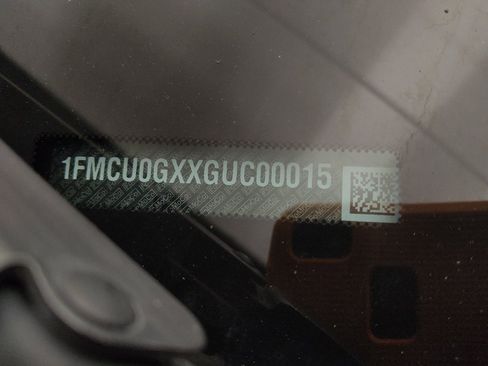Used 2016 Ford Escape SE w/ Equipment Group 201A FWD image 33