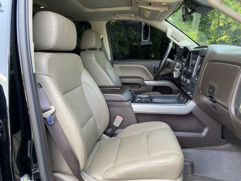 Used 2019 Chevrolet Silverado 3500 LTZ w/ Duramax Plus Package AWD/4WD image 35