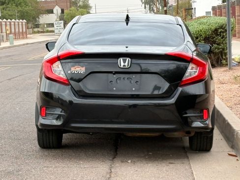 Used 2017 Honda Civic EX image 5