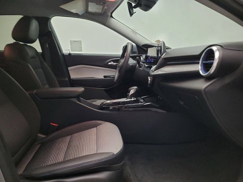 Used 2024 Chevrolet Trax LT FWD image 21