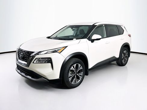 Used 2023 Nissan Rogue SV image 3