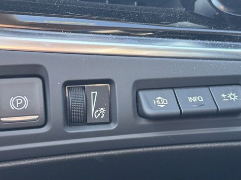 Used 2025 Cadillac XT6 Sport w/ Platinum Package image 24