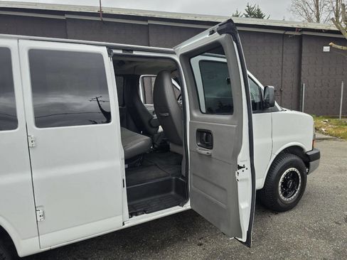 Used 2013 Chevrolet Express 2500 LT w/ LT Preferred Equipment Group image 29