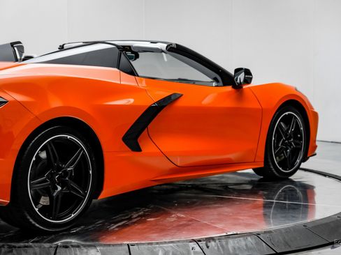 Used 2021 Chevrolet Corvette Stingray Premium Conv w/ Z51 Performance Package image 20