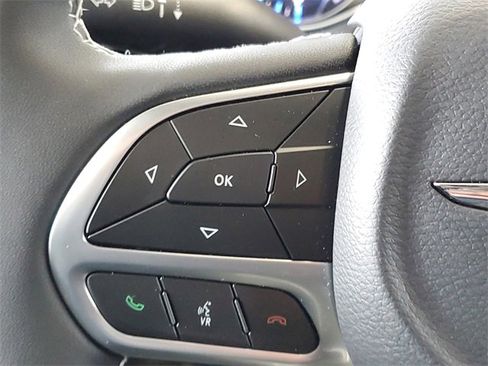 New 2025 Chrysler Pacifica Select image 21