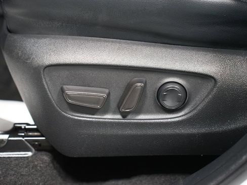 Certified 2024 Toyota Highlander XLE image 34