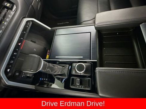 Used 2025 Toyota Tundra Platinum AWD/4WD image 19
