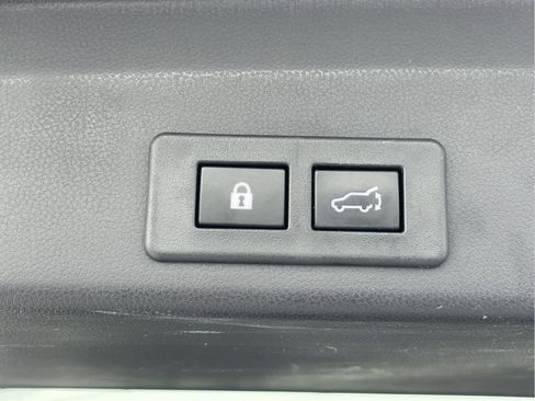 Used 2022 Subaru Ascent Limited w/ Technology Package image 10