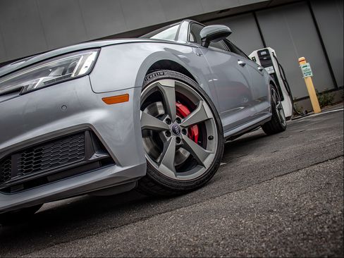 Used 2018 Audi S4 Premium Plus w/ Navigation Package AWD/4WD image 9