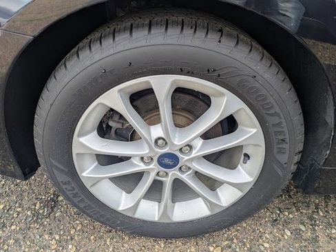 Used 2019 Ford Fusion SE image 20