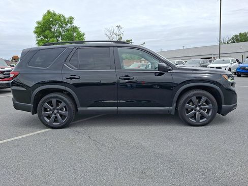 Certified 2023 Honda Pilot Sport image 7