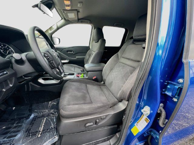 Certified 2025 Nissan Frontier SV w/ Tow Package RWD image 16