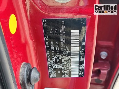 Used 2023 Toyota Highlander L image 28