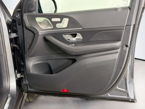Used 2025 Mercedes-Benz GLE 450 4MATIC image 33