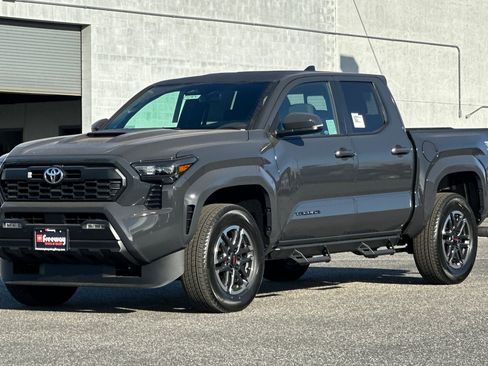 New 2025 Toyota Tacoma TRD Sport image 8