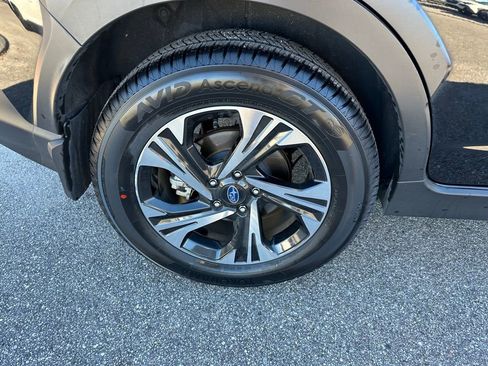 Used 2024 Subaru Crosstrek 2.0i Premium image 5
