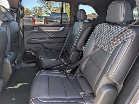 New 2026 GMC Acadia Denali w/ Super Cruise Package image 20