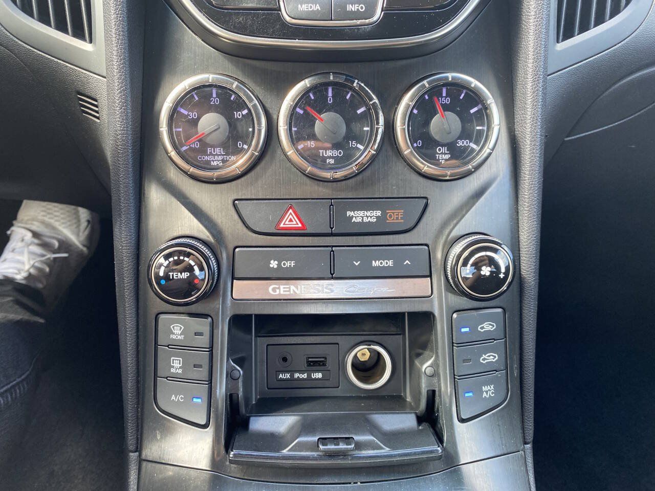 Used 2013 Hyundai Genesis 2.0T RWD image 24