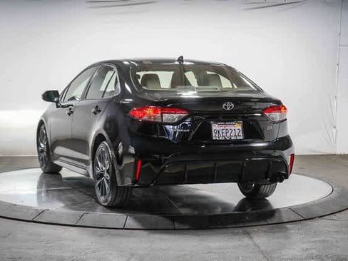 Certified 2024 Toyota Corolla SE image 3