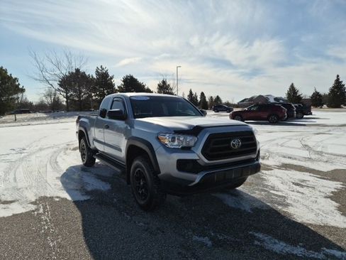 Used 2022 Toyota Tacoma SR w/ SX Package image 3