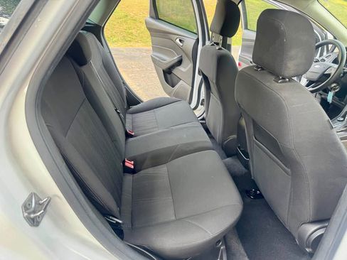 Used 2016 Ford Focus SE w/ SE Power Seat Package FWD image 8