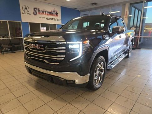 Used 2023 GMC Sierra 1500 SLT w/ SLT Premium Plus Package AWD/4WD image 4