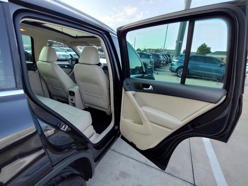 Used 2016 Volkswagen Tiguan SE FWD image 35
