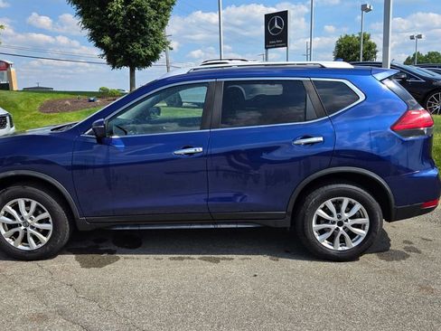 Used 2017 Nissan Rogue SV AWD/4WD image 10