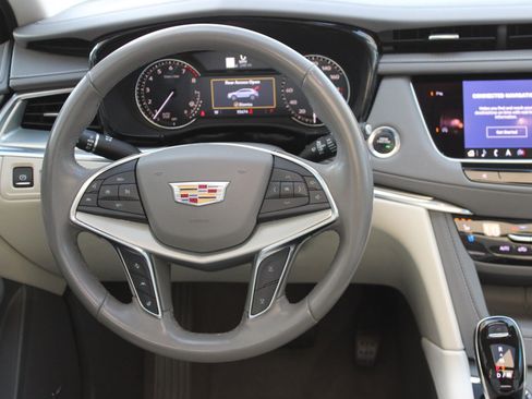 Used 2022 Cadillac XT5 Premium Luxury image 18