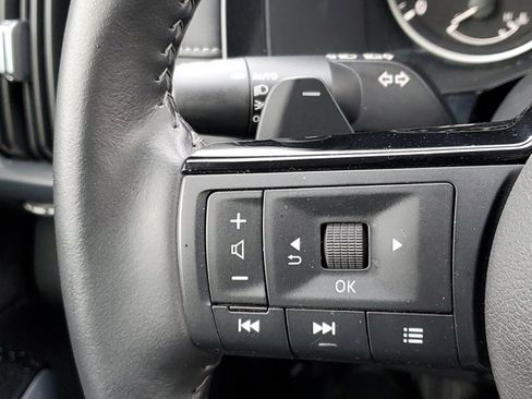 Certified 2025 Nissan Pathfinder SL image 12