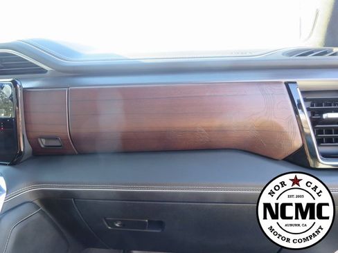 Used 2024 GMC Sierra 3500 Denali Ultimate image 65