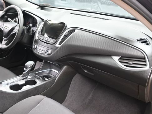 Used 2023 Chevrolet Malibu LT image 34