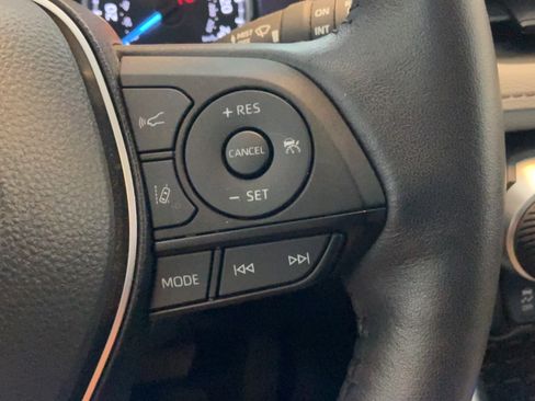 Used 2022 Toyota RAV4 XLE w/ Convenience Package AWD/4WD image 16